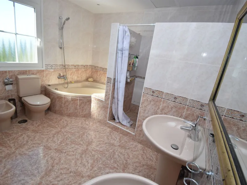 Beautiful 4 bedroom Villa close to the idyllic white washed Village of Mijas! Secluded elevated position enjoying amazing coastal views! Private pool, many sunny terraces and built to a high specification - TRULY MUST BE SEEN TO BE APPRECIATED!