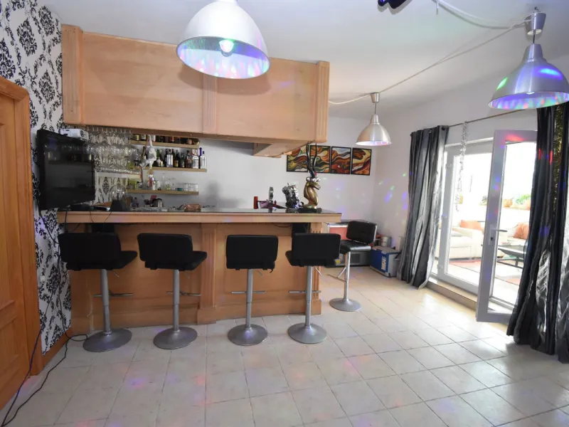 Beautiful 4 bedroom Villa close to the idyllic white washed Village of Mijas! Secluded elevated position enjoying amazing coastal views! Private pool, many sunny terraces and built to a high specification - TRULY MUST BE SEEN TO BE APPRECIATED!