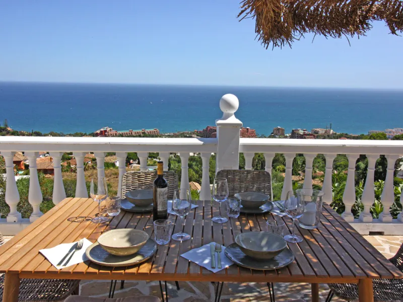 Villa Mariposa, the perfect mix between Scandinavian and Andalusian style. It is one of the most beautiful and practical houses in La Capellanía, with the main house all in one level and with breathtaking sea views from almost everywhere on the plot and i