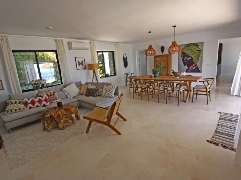 Villa Mariposa, the perfect mix between Scandinavian and Andalusian style. It is one of the most beautiful and practical houses in La Capellanía, with the main house all in one level and with breathtaking sea views from almost everywhere on the plot and i