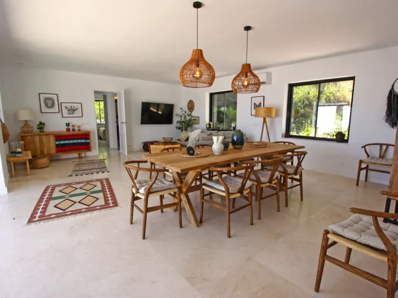 Villa Mariposa, the perfect mix between Scandinavian and Andalusian style. It is one of the most beautiful and practical houses in La Capellanía, with the main house all in one level and with breathtaking sea views from almost everywhere on the plot and i