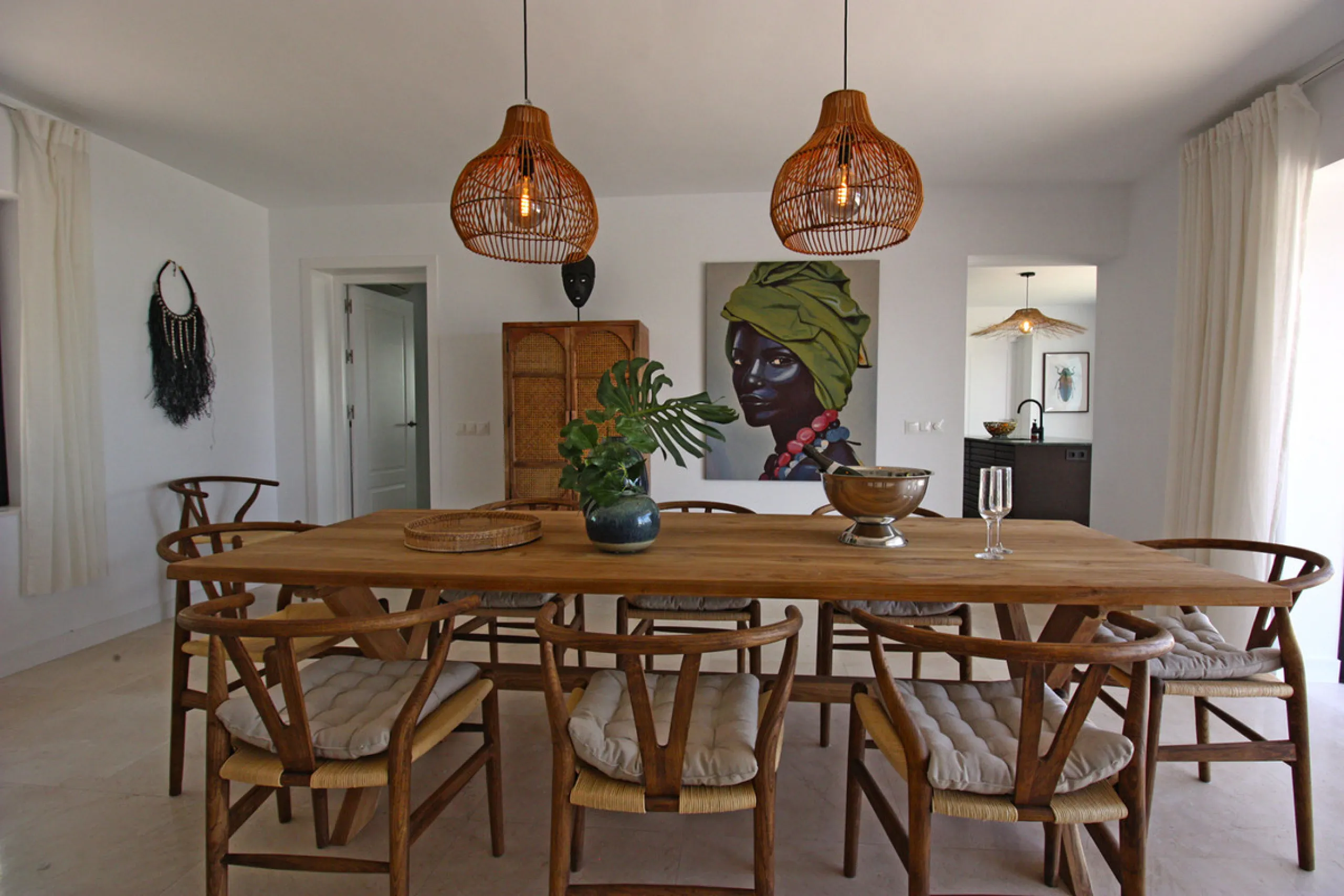 Villa Mariposa, the perfect mix between Scandinavian and Andalusian style. It is one of the most beautiful and practical houses in La Capellanía, with the main house all in one level and with breathtaking sea views from almost everywhere on the plot and i