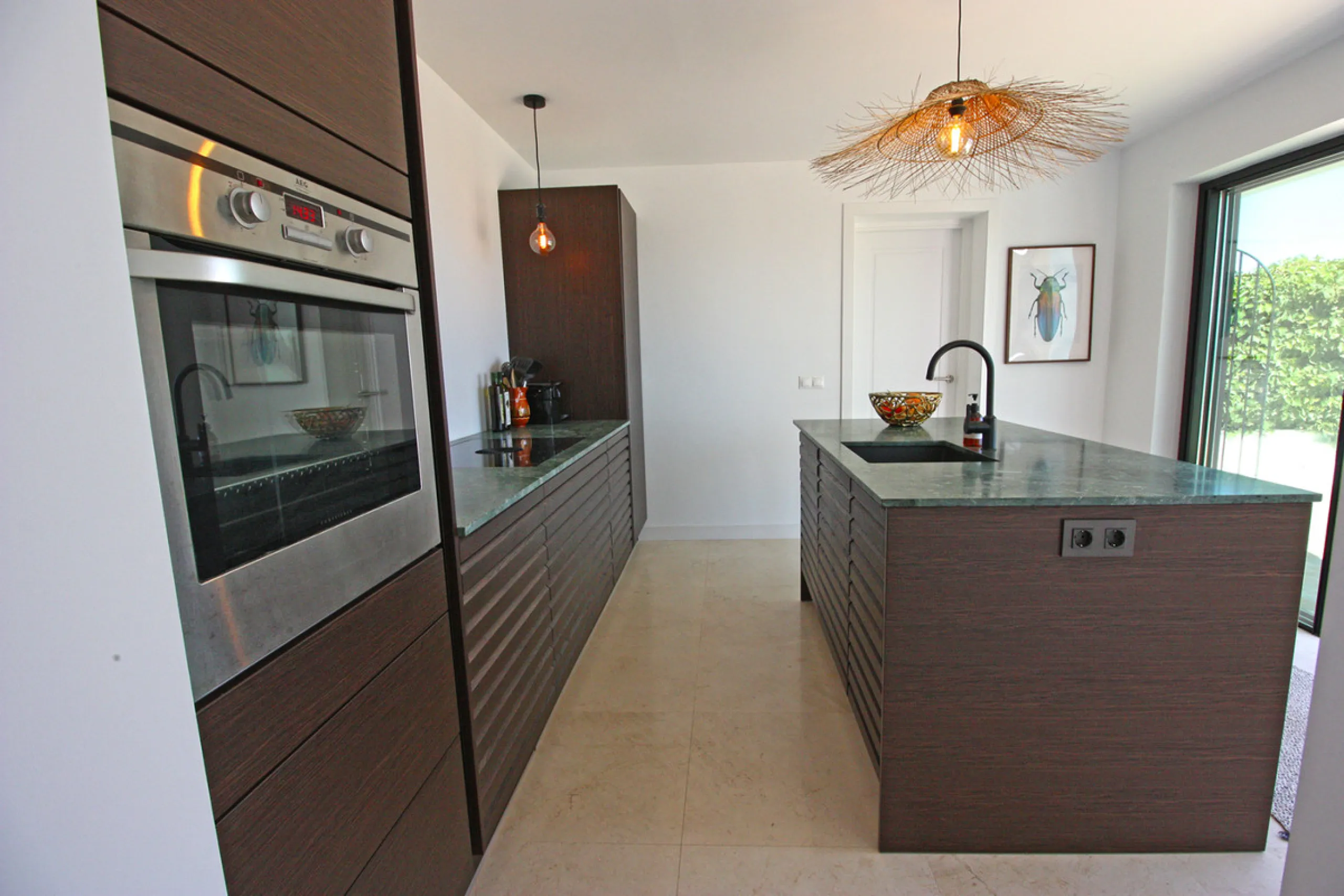 Villa Mariposa, the perfect mix between Scandinavian and Andalusian style. It is one of the most beautiful and practical houses in La Capellanía, with the main house all in one level and with breathtaking sea views from almost everywhere on the plot and i