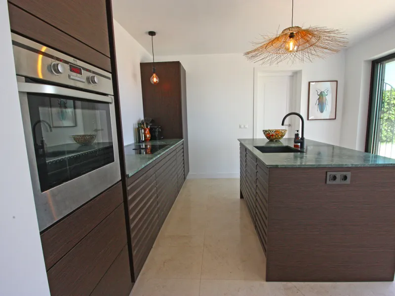 Villa Mariposa, the perfect mix between Scandinavian and Andalusian style. It is one of the most beautiful and practical houses in La Capellanía, with the main house all in one level and with breathtaking sea views from almost everywhere on the plot and i