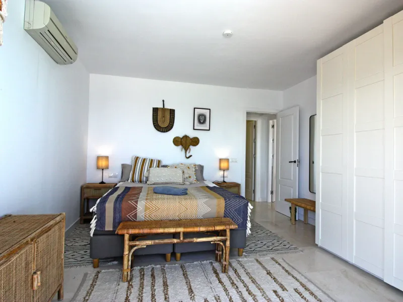Villa Mariposa, the perfect mix between Scandinavian and Andalusian style. It is one of the most beautiful and practical houses in La Capellanía, with the main house all in one level and with breathtaking sea views from almost everywhere on the plot and i