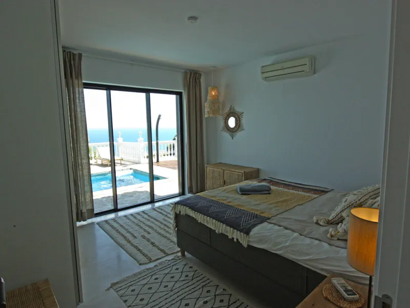 Villa Mariposa, the perfect mix between Scandinavian and Andalusian style. It is one of the most beautiful and practical houses in La Capellanía, with the main house all in one level and with breathtaking sea views from almost everywhere on the plot and i