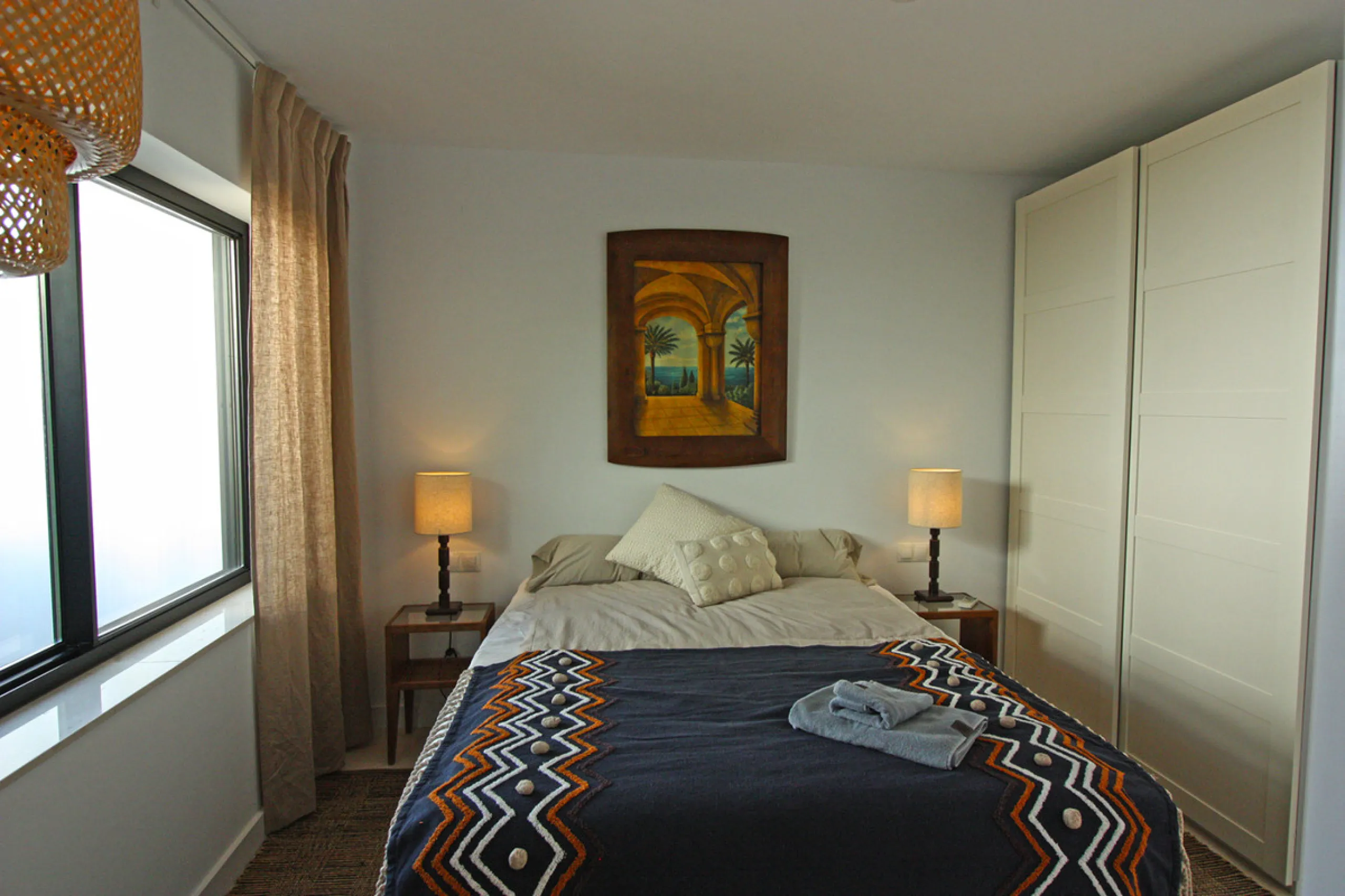 Villa Mariposa, the perfect mix between Scandinavian and Andalusian style. It is one of the most beautiful and practical houses in La Capellanía, with the main house all in one level and with breathtaking sea views from almost everywhere on the plot and i