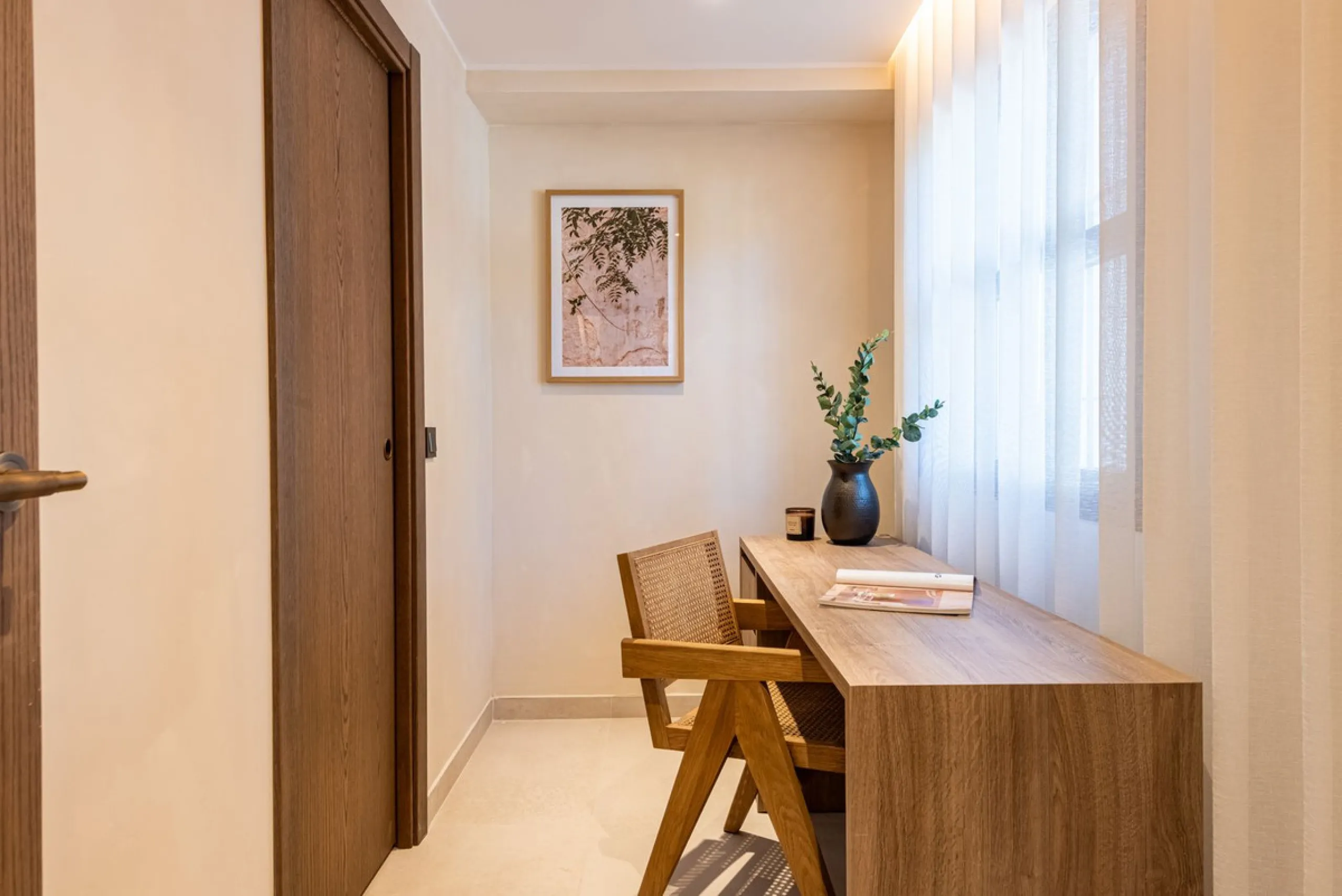 A fully renovated and exceptional townhouse located in the charming and highly sought-after community of La Virginia, on Marbella's prestigious Golden Mile.