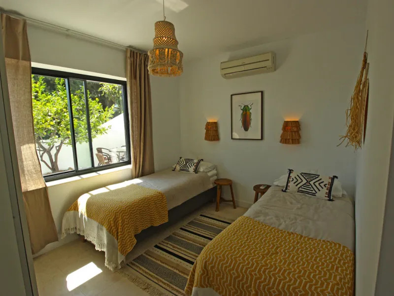 Villa Mariposa, the perfect mix between Scandinavian and Andalusian style. It is one of the most beautiful and practical houses in La Capellanía, with the main house all in one level and with breathtaking sea views from almost everywhere on the plot and i