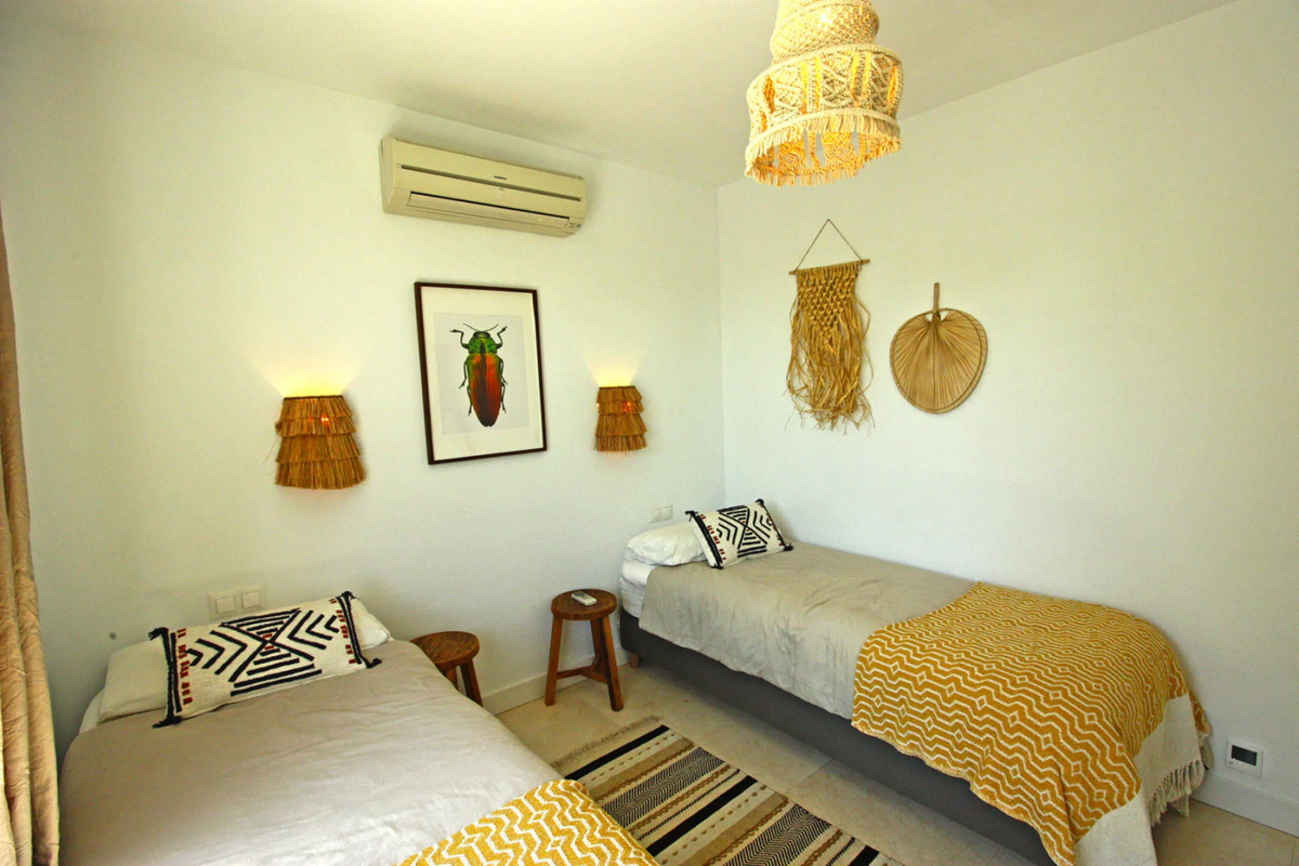 Villa Mariposa, the perfect mix between Scandinavian and Andalusian style. It is one of the most beautiful and practical houses in La Capellanía, with the main house all in one level and with breathtaking sea views from almost everywhere on the plot and i