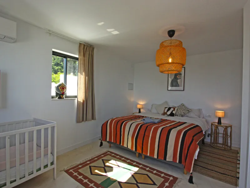 Villa Mariposa, the perfect mix between Scandinavian and Andalusian style. It is one of the most beautiful and practical houses in La Capellanía, with the main house all in one level and with breathtaking sea views from almost everywhere on the plot and i