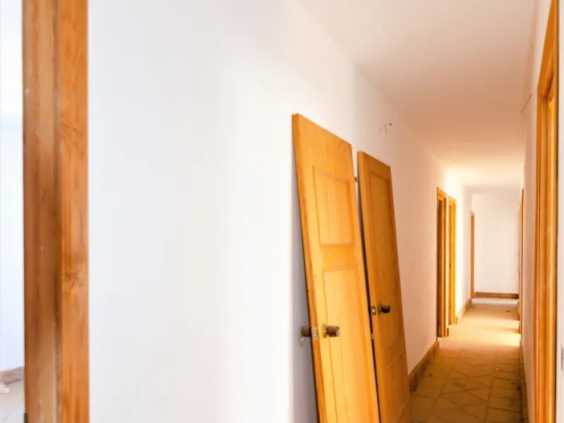 Great investment opportunity. The property is located in one of the most beautiful countryside areas of Andalusia, right next to the Viñuela's lake and close to the Natural Park Sierra Tejada-Almijara in the Axarquia, surrounded by the white villages. The