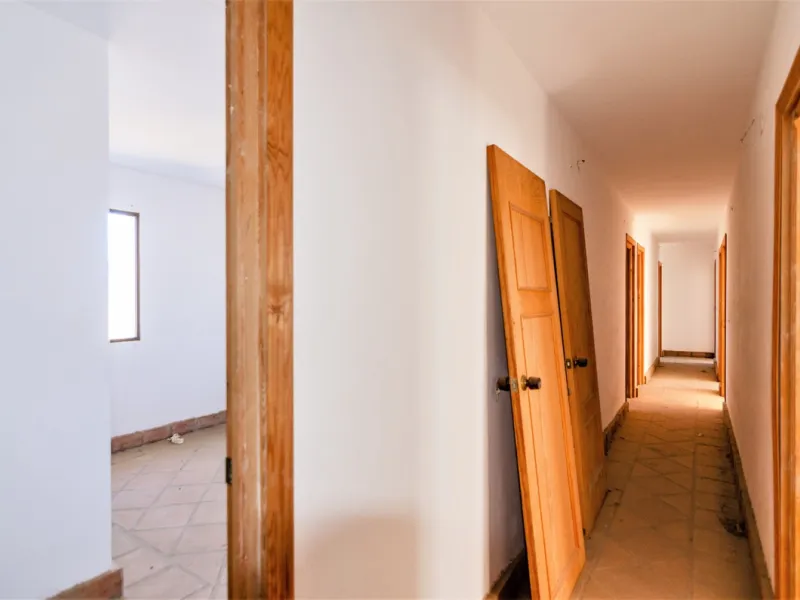 Great investment opportunity. The property is located in one of the most beautiful countryside areas of Andalusia, right next to the Viñuela's lake and close to the Natural Park Sierra Tejada-Almijara in the Axarquia, surrounded by the white villages. The