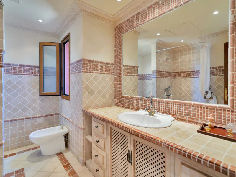 Situated beside the prestigious Guadalmina Baja, this impressive triplex penthouse is a true jewel of the Costa del Sol — perfectly blending the sophistication of Andalusian architecture, Moorish influences, and a touch of contemporary romanticism.