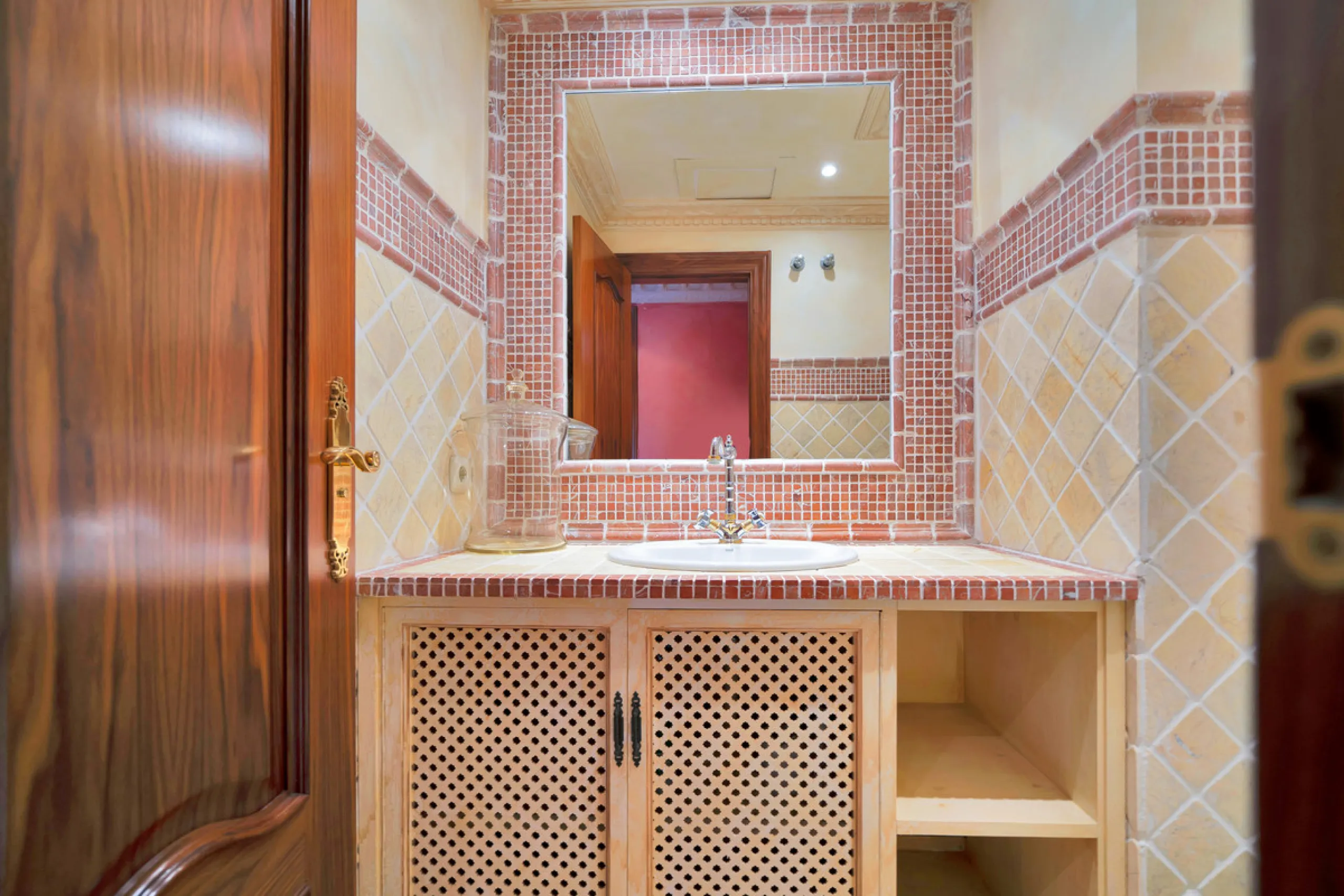 Situated beside the prestigious Guadalmina Baja, this impressive triplex penthouse is a true jewel of the Costa del Sol — perfectly blending the sophistication of Andalusian architecture, Moorish influences, and a touch of contemporary romanticism.