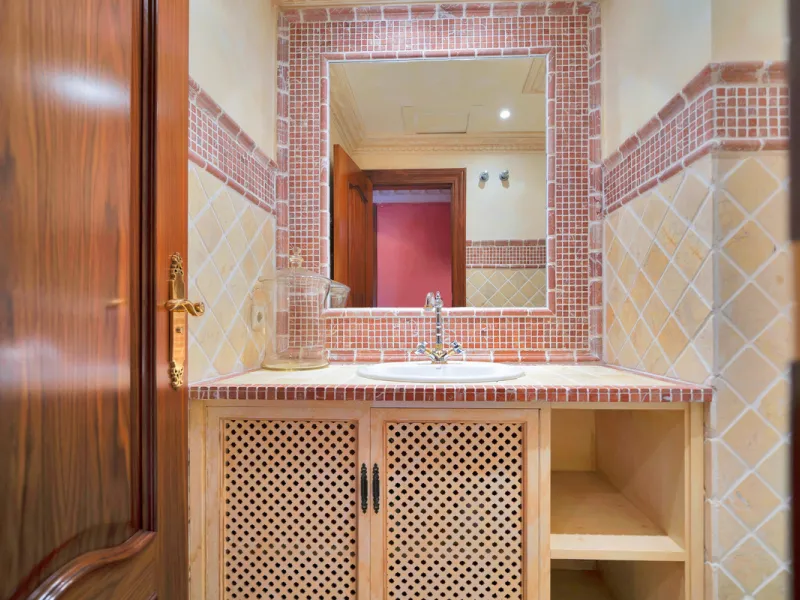 Situated beside the prestigious Guadalmina Baja, this impressive triplex penthouse is a true jewel of the Costa del Sol — perfectly blending the sophistication of Andalusian architecture, Moorish influences, and a touch of contemporary romanticism.