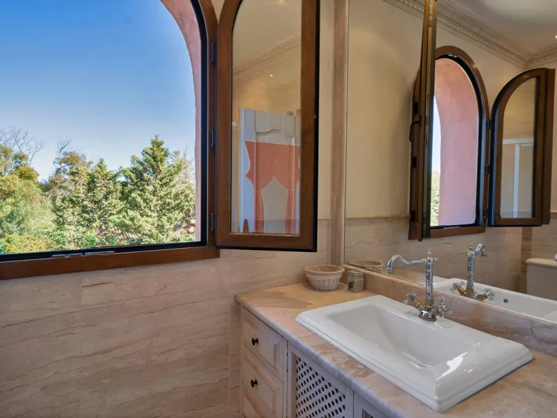 Situated beside the prestigious Guadalmina Baja, this impressive triplex penthouse is a true jewel of the Costa del Sol — perfectly blending the sophistication of Andalusian architecture, Moorish influences, and a touch of contemporary romanticism.