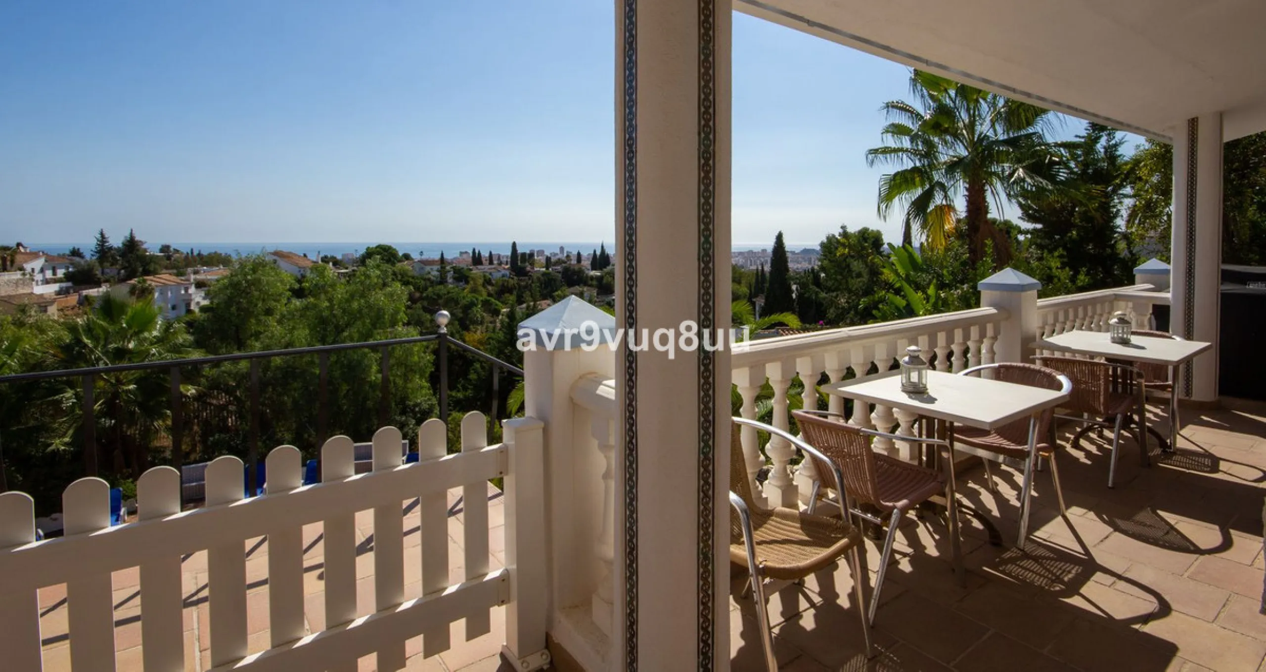 This property is stunning! Set in the heart of Mijas Costa, in the desirable Campo Mijas area. From the private entrance there is a driveway and garage, with steps down into the main entrance. This floor has a very spacious lounge area, with a great recep