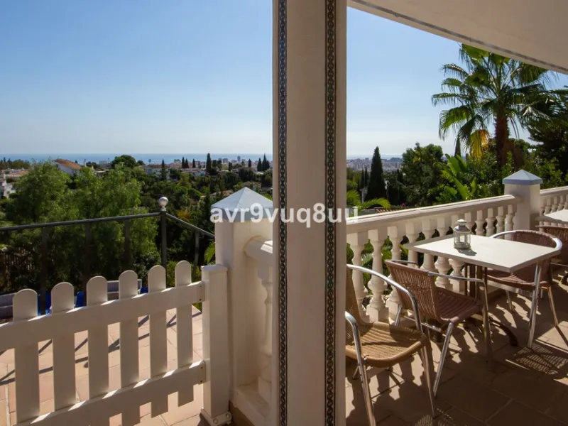 This property is stunning! Set in the heart of Mijas Costa, in the desirable Campo Mijas area. From the private entrance there is a driveway and garage, with steps down into the main entrance. This floor has a very spacious lounge area, with a great recep