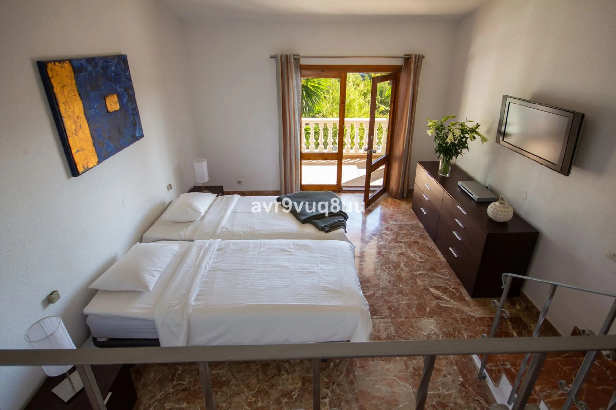 This property is stunning! Set in the heart of Mijas Costa, in the desirable Campo Mijas area. From the private entrance there is a driveway and garage, with steps down into the main entrance. This floor has a very spacious lounge area, with a great recep