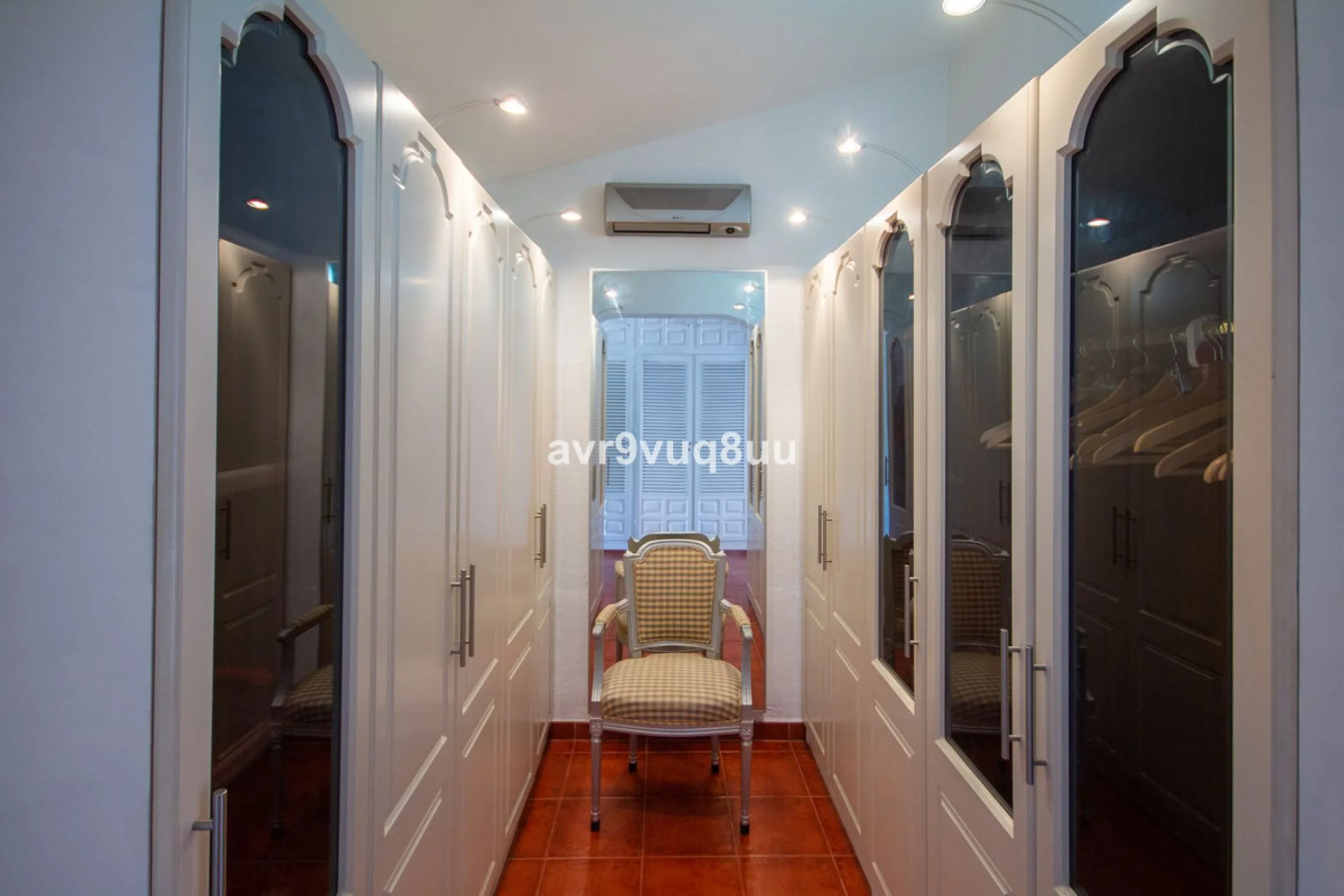 This property is stunning! Set in the heart of Mijas Costa, in the desirable Campo Mijas area. From the private entrance there is a driveway and garage, with steps down into the main entrance. This floor has a very spacious lounge area, with a great recep
