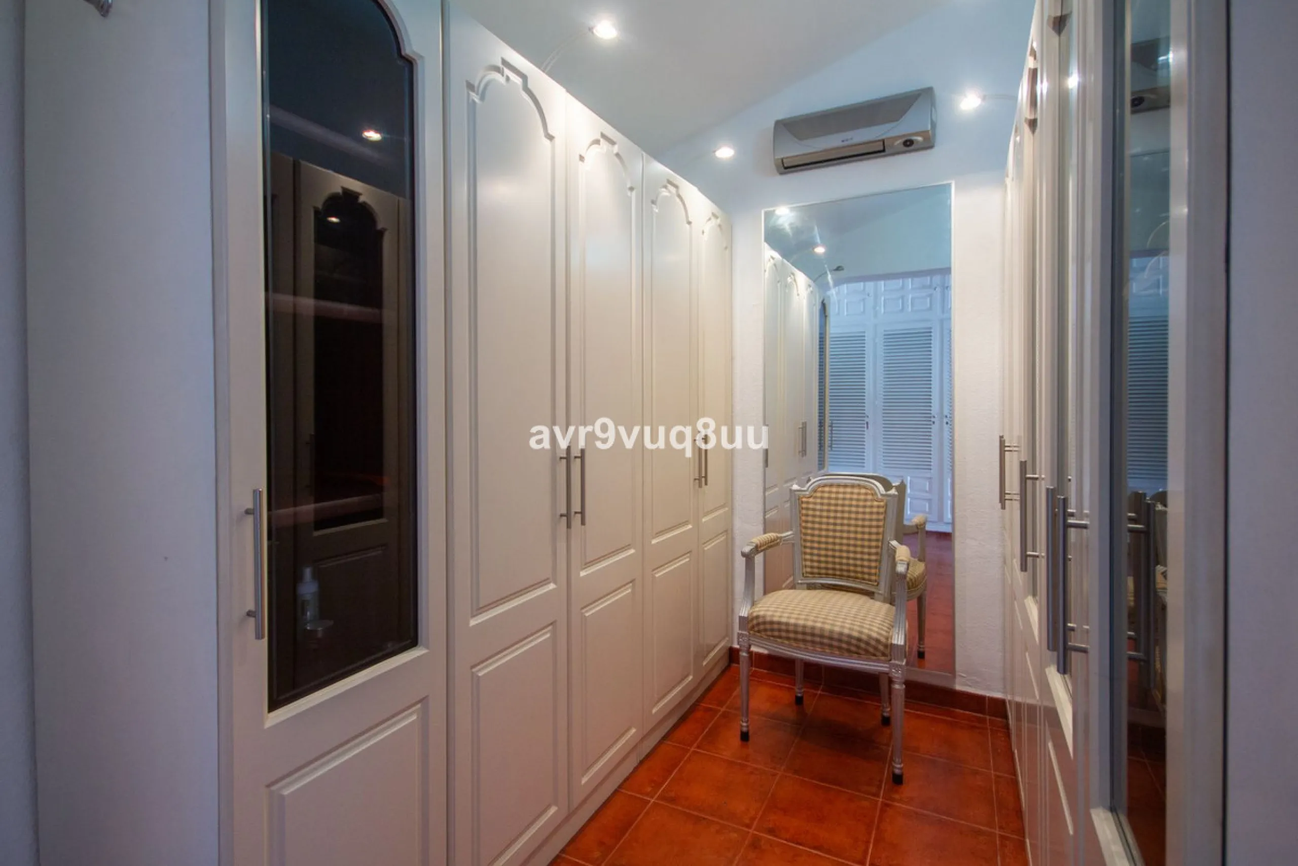 This property is stunning! Set in the heart of Mijas Costa, in the desirable Campo Mijas area. From the private entrance there is a driveway and garage, with steps down into the main entrance. This floor has a very spacious lounge area, with a great recep