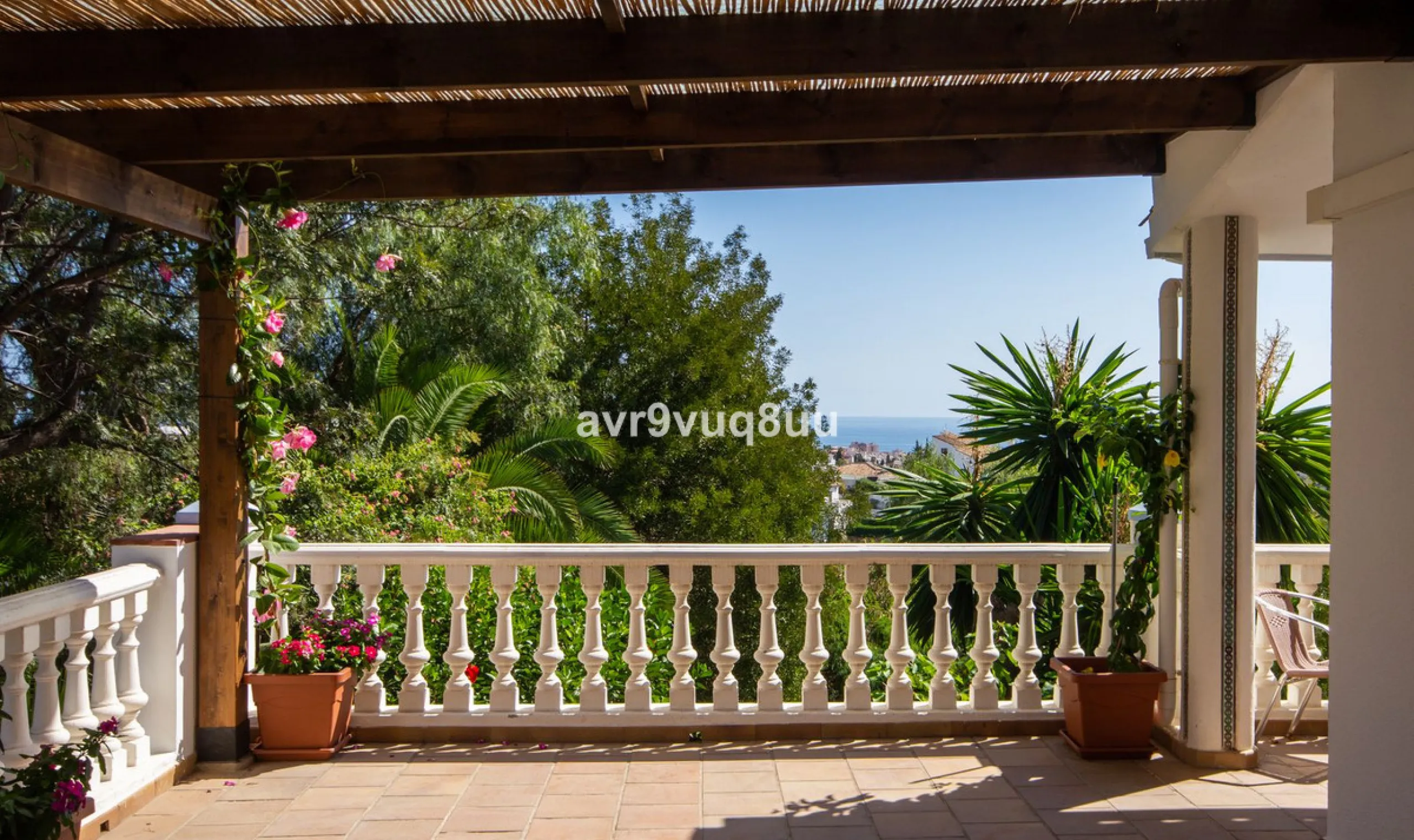 This property is stunning! Set in the heart of Mijas Costa, in the desirable Campo Mijas area. From the private entrance there is a driveway and garage, with steps down into the main entrance. This floor has a very spacious lounge area, with a great recep