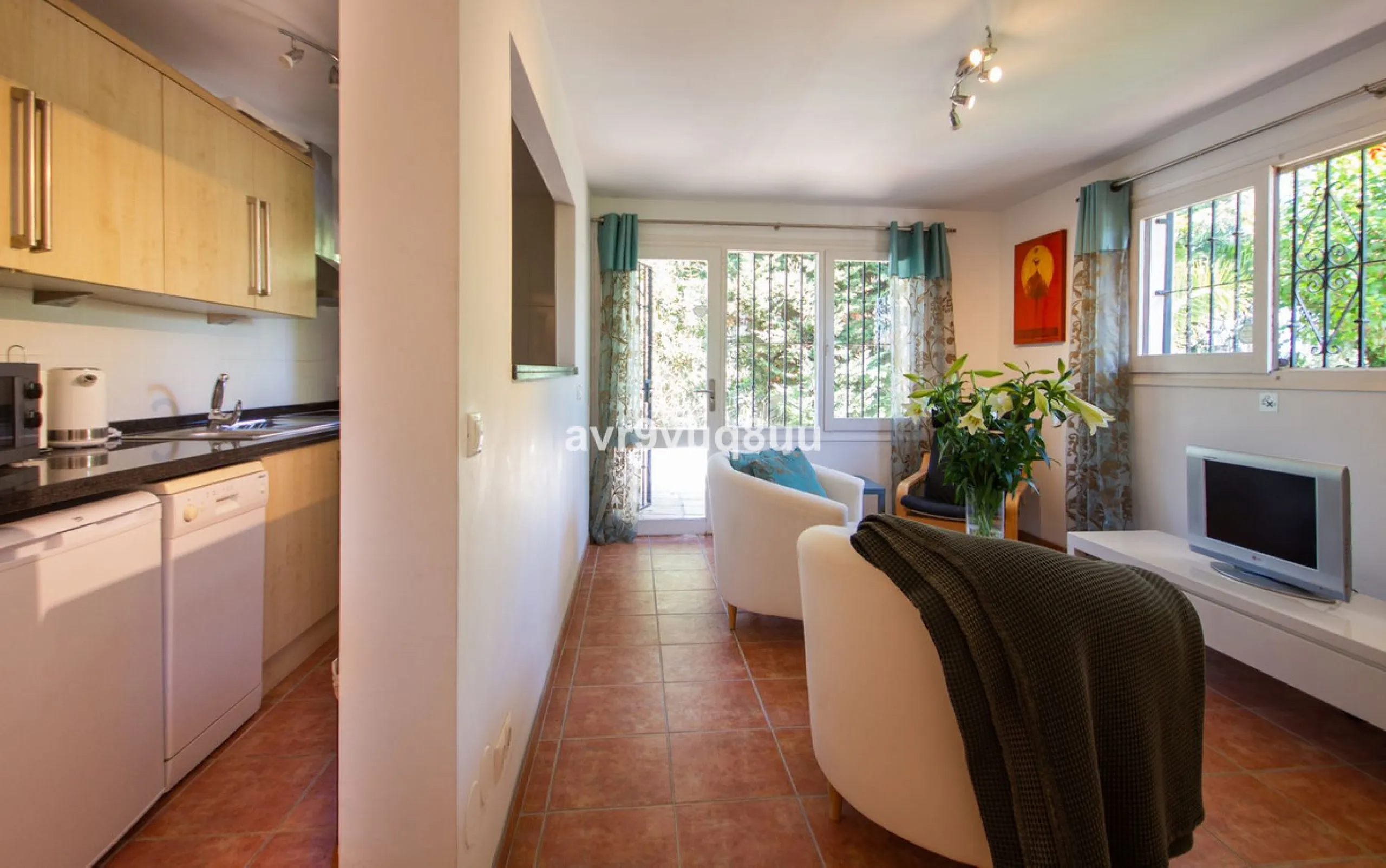 This property is stunning! Set in the heart of Mijas Costa, in the desirable Campo Mijas area. From the private entrance there is a driveway and garage, with steps down into the main entrance. This floor has a very spacious lounge area, with a great recep