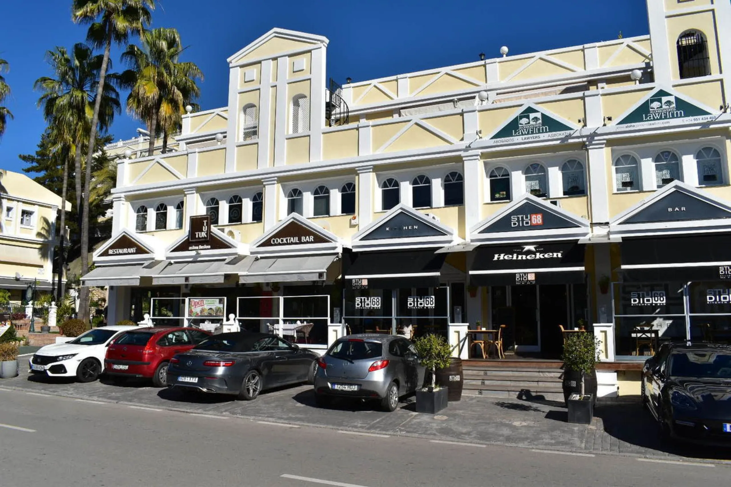 Commercial - Office в продаже в Marbella, Málaga. Площадь дома 191 м²