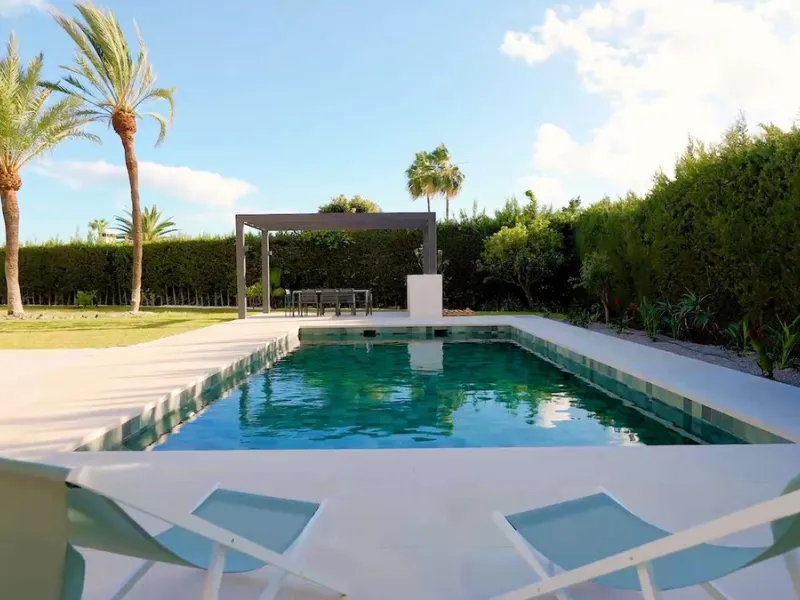 House - Detached Villa в продаже в Marbella, Málaga. В доме 5 спален и 6 ванных комнат. Площадь дома 405 м². Площадь участка 1500 м²