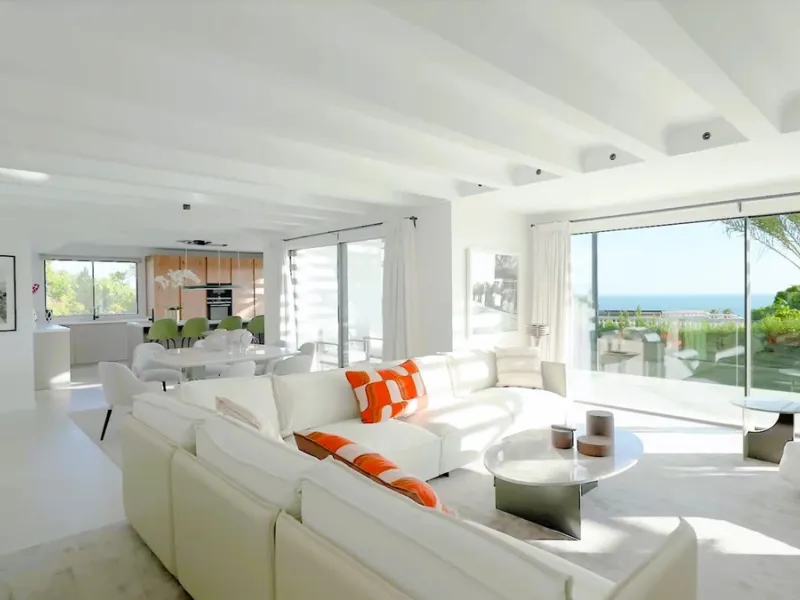 House - Detached Villa в продаже в Marbella, Málaga. В доме 5 спален и 6 ванных комнат. Площадь дома 405 м². Площадь участка 1500 м²