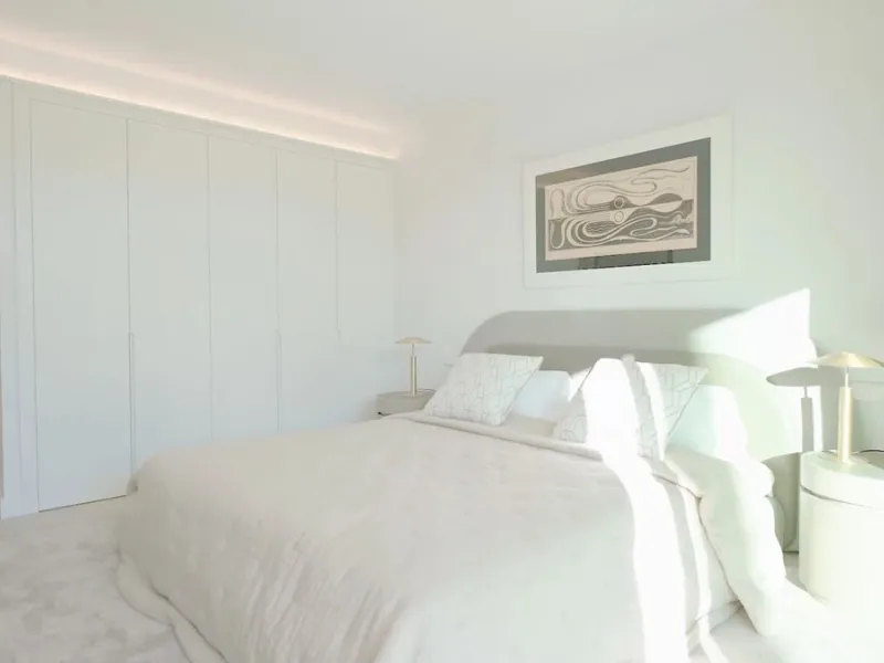 House - Detached Villa в продаже в Marbella, Málaga. В доме 5 спален и 6 ванных комнат. Площадь дома 405 м². Площадь участка 1500 м²