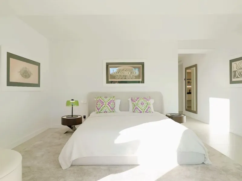 House - Detached Villa в продаже в Marbella, Málaga. В доме 5 спален и 6 ванных комнат. Площадь дома 405 м². Площадь участка 1500 м²