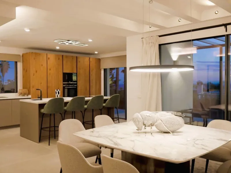 House - Detached Villa в продаже в Marbella, Málaga. В доме 5 спален и 6 ванных комнат. Площадь дома 405 м². Площадь участка 1500 м²