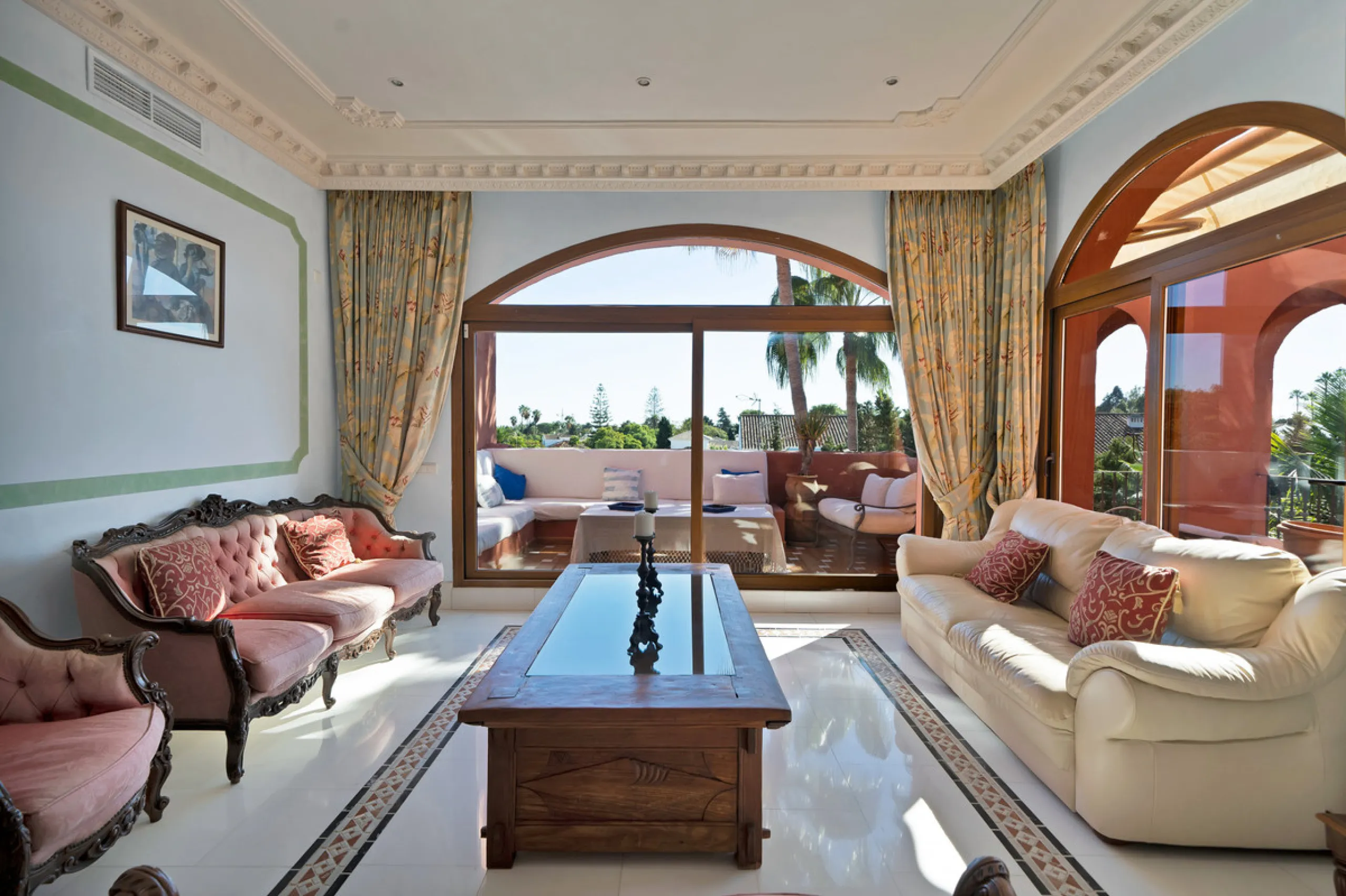 Situated beside the prestigious Guadalmina Baja, this impressive triplex penthouse is a true jewel of the Costa del Sol — perfectly blending the sophistication of Andalusian architecture, Moorish influences, and a touch of contemporary romanticism.