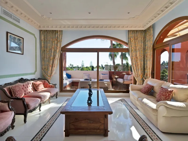 Situated beside the prestigious Guadalmina Baja, this impressive triplex penthouse is a true jewel of the Costa del Sol — perfectly blending the sophistication of Andalusian architecture, Moorish influences, and a touch of contemporary romanticism.