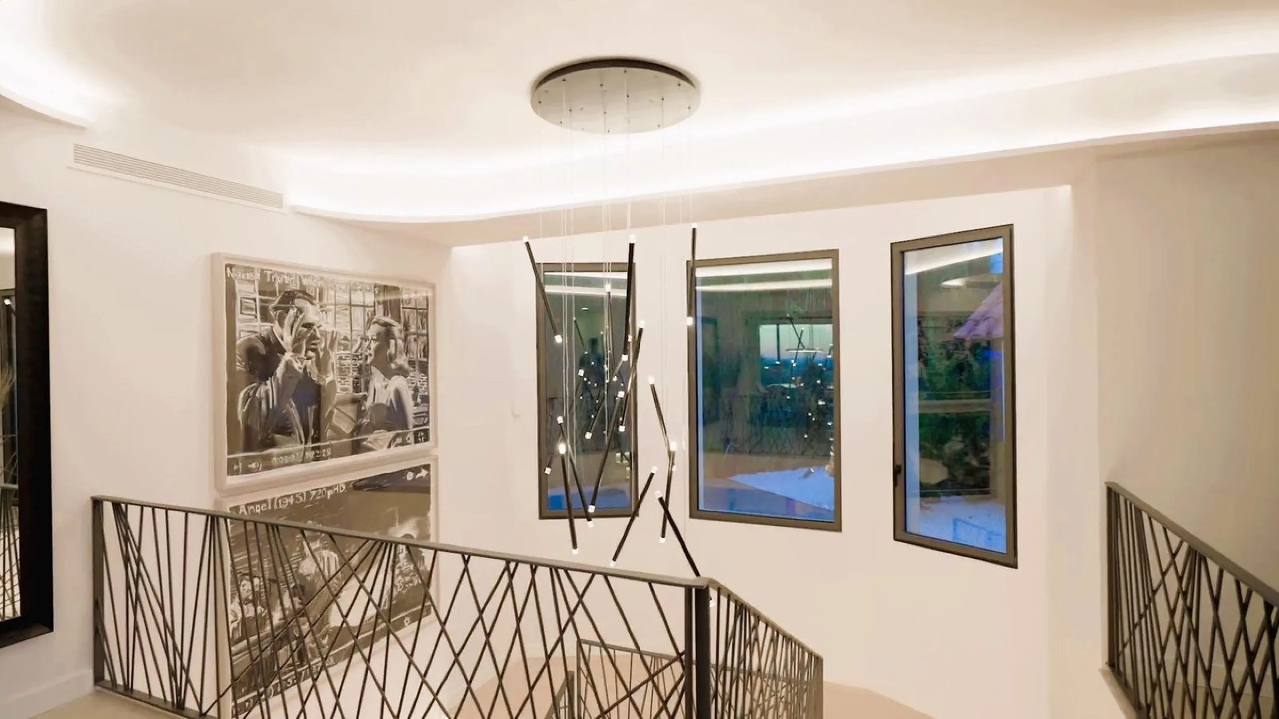 House - Detached Villa в продаже в Marbella, Málaga. В доме 5 спален и 6 ванных комнат. Площадь дома 405 м². Площадь участка 1500 м²
