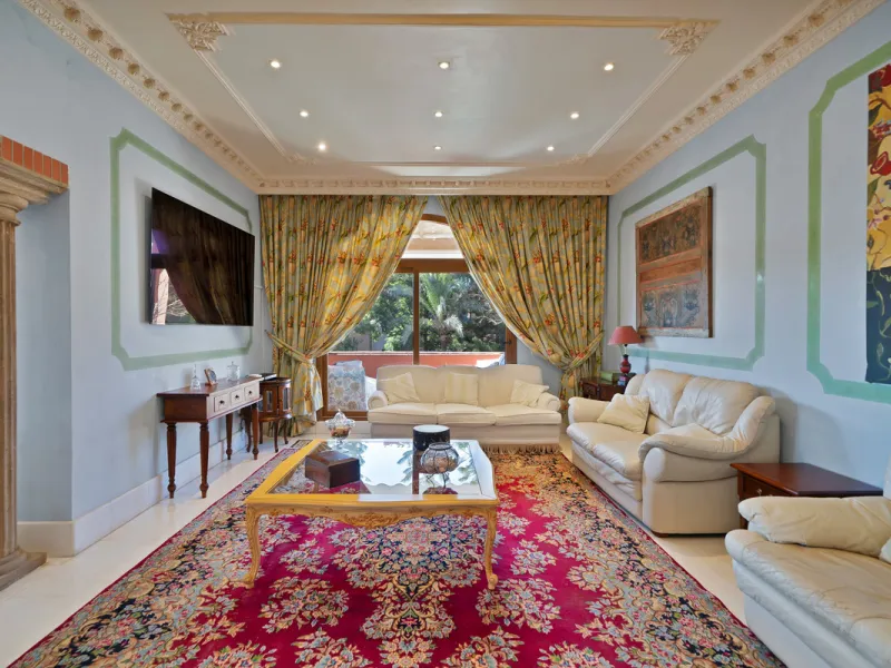 Situated beside the prestigious Guadalmina Baja, this impressive triplex penthouse is a true jewel of the Costa del Sol — perfectly blending the sophistication of Andalusian architecture, Moorish influences, and a touch of contemporary romanticism.