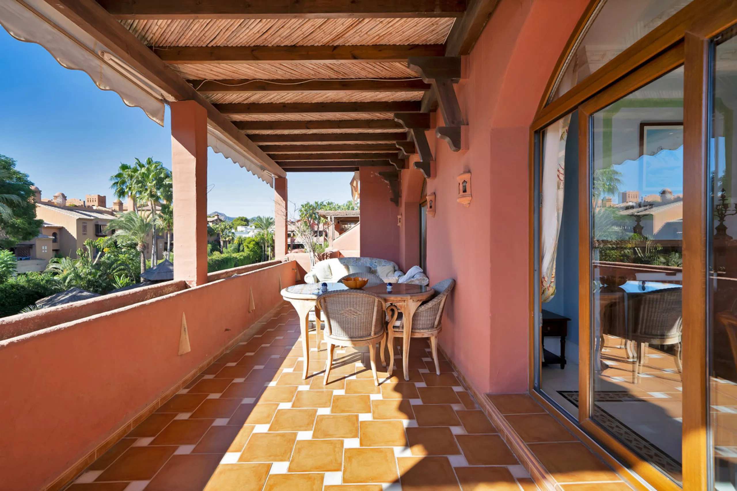 Situated beside the prestigious Guadalmina Baja, this impressive triplex penthouse is a true jewel of the Costa del Sol — perfectly blending the sophistication of Andalusian architecture, Moorish influences, and a touch of contemporary romanticism.