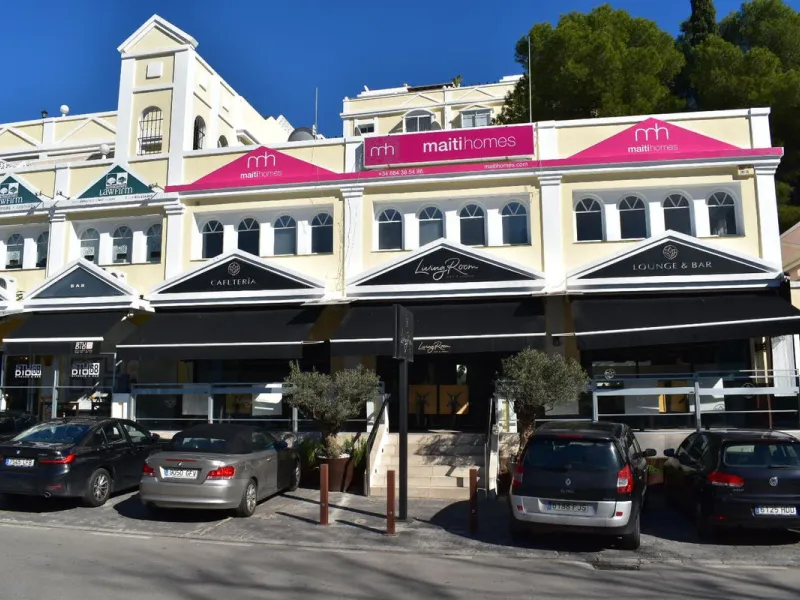 3 commercial units in a very high demanded area, front line Aloha Gardens, (TUK-TUK, STUDIO 68, LIVING ROOM)