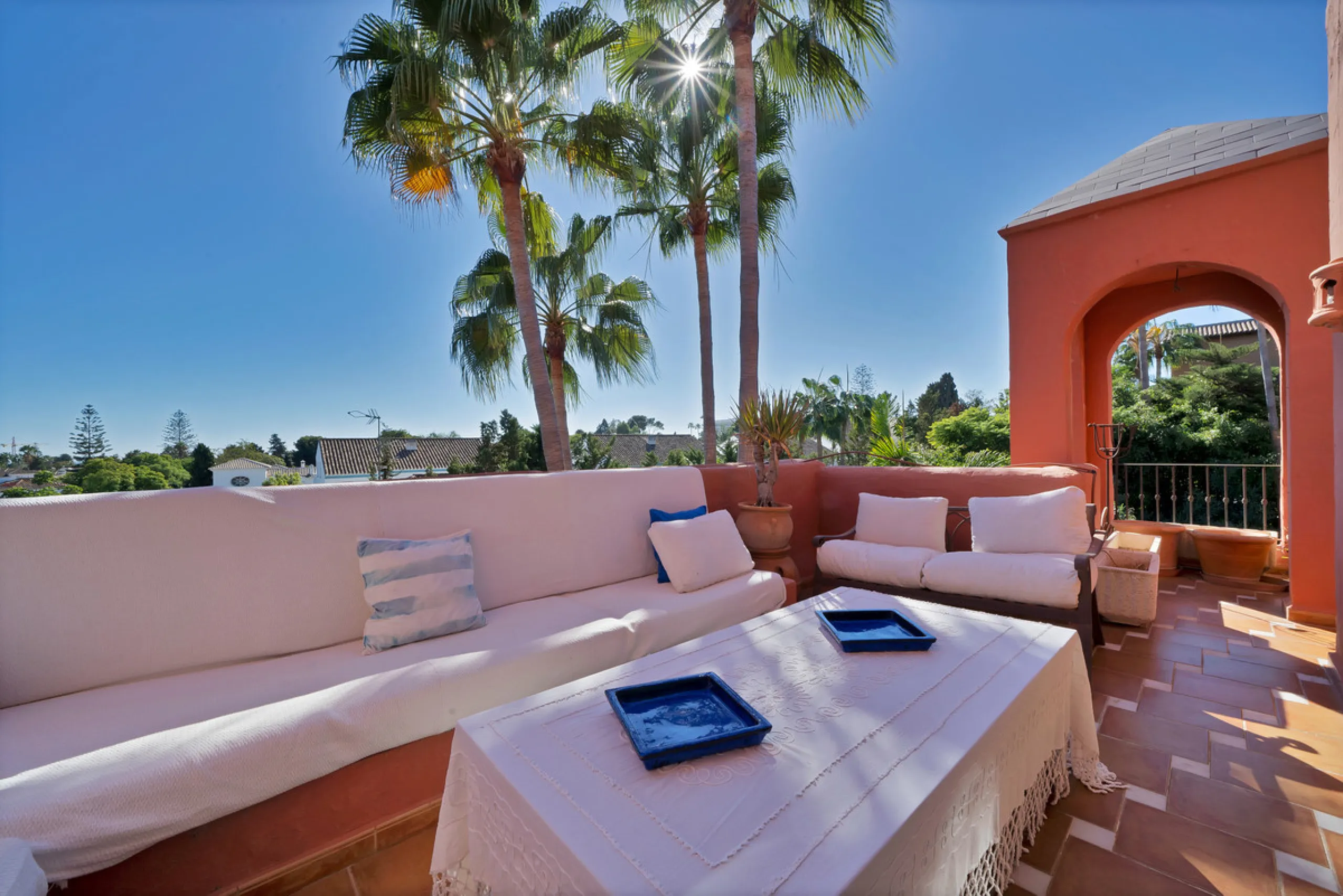 Situated beside the prestigious Guadalmina Baja, this impressive triplex penthouse is a true jewel of the Costa del Sol — perfectly blending the sophistication of Andalusian architecture, Moorish influences, and a touch of contemporary romanticism.