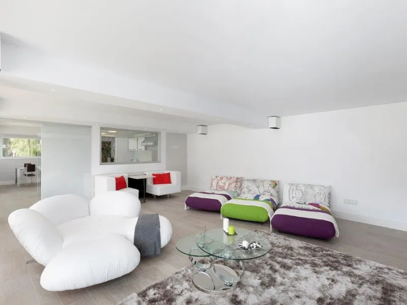 House - Detached Villa в продаже в Marbella, Málaga. В доме 6 спален и 4 ванных комнат. Площадь дома 600 м². Площадь участка 1990 м²