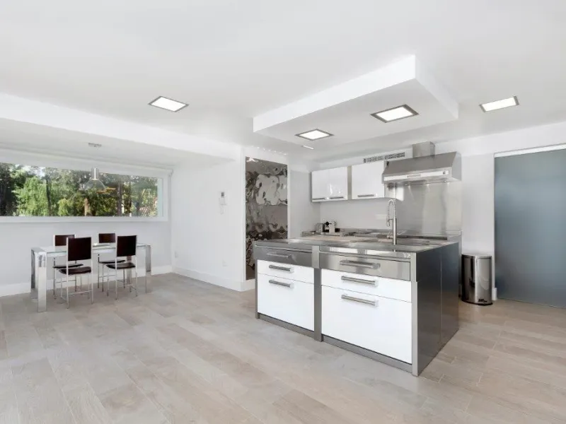 House - Detached Villa в продаже в Marbella, Málaga. В доме 6 спален и 4 ванных комнат. Площадь дома 600 м². Площадь участка 1990 м²