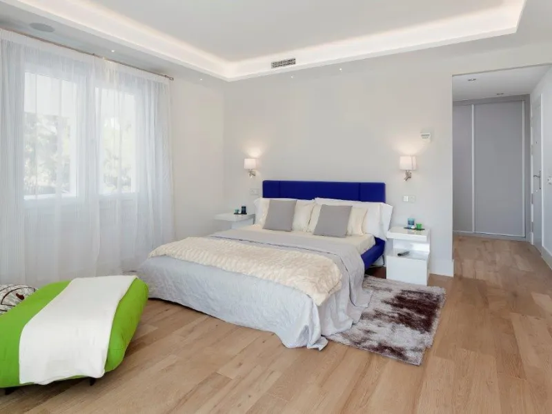 House - Detached Villa в продаже в Marbella, Málaga. В доме 6 спален и 4 ванных комнат. Площадь дома 600 м². Площадь участка 1990 м²