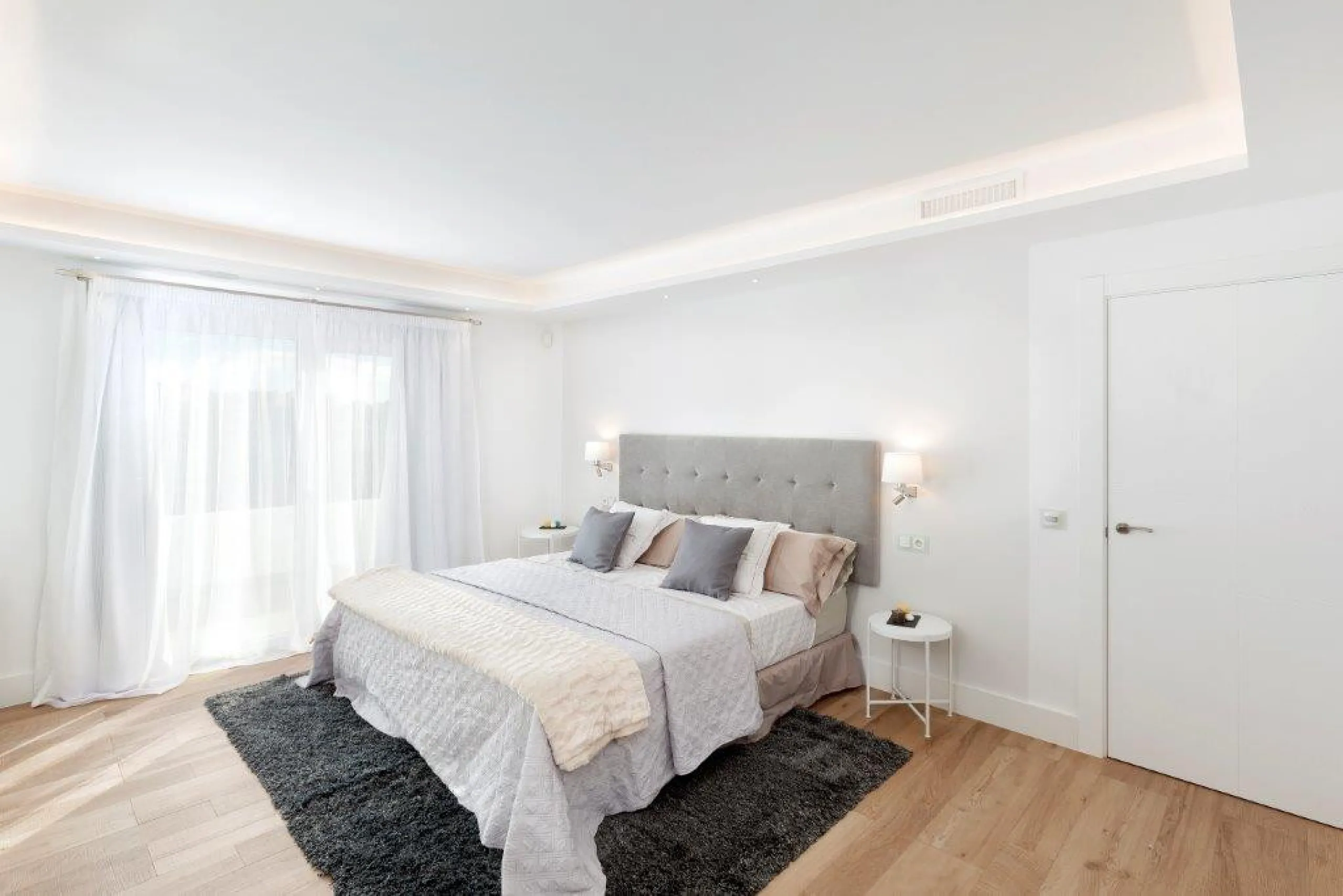 House - Detached Villa в продаже в Marbella, Málaga. В доме 6 спален и 4 ванных комнат. Площадь дома 600 м². Площадь участка 1990 м²