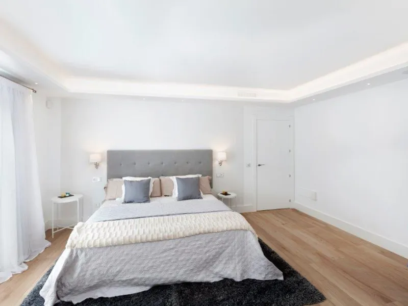 House - Detached Villa в продаже в Marbella, Málaga. В доме 6 спален и 4 ванных комнат. Площадь дома 600 м². Площадь участка 1990 м²