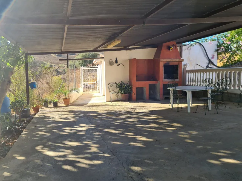 Lovely finca for sale with 120,000m2 land. Good access just 4 minutes from the main road.