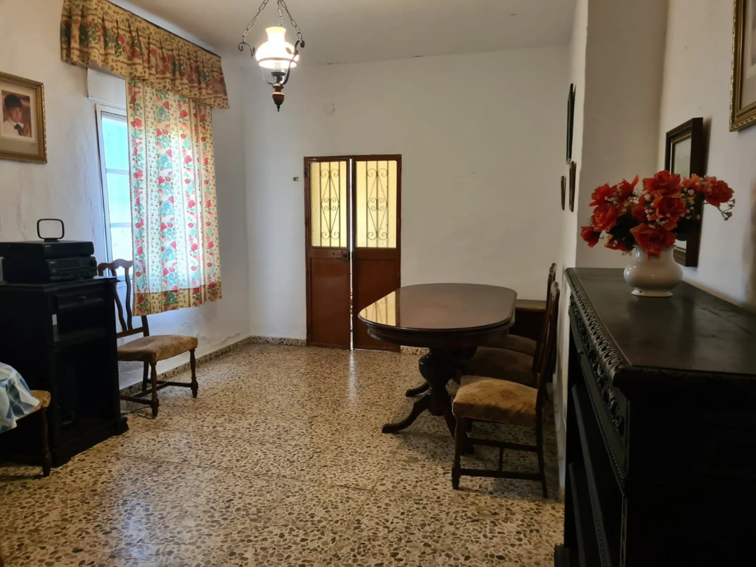 Lovely finca for sale with 120,000m2 land. Good access just 4 minutes from the main road.
