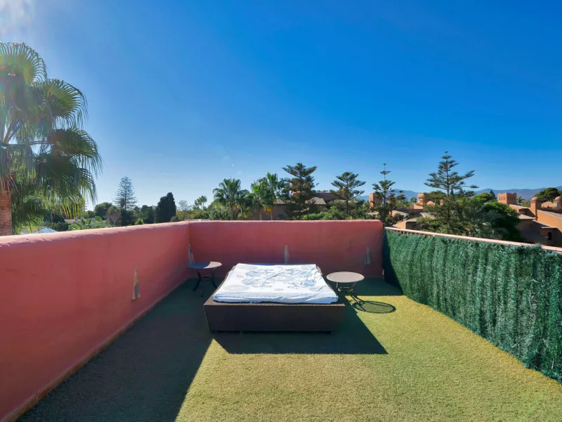Situated beside the prestigious Guadalmina Baja, this impressive triplex penthouse is a true jewel of the Costa del Sol — perfectly blending the sophistication of Andalusian architecture, Moorish influences, and a touch of contemporary romanticism.