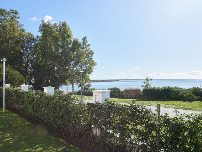Situated in the prestigious Doncella Beach area, Estepona, this exquisite ground floor apartment offers an unparalleled blend of luxury and convenience. Boasting a prime front-line beach location, the property provides direct access to the sea and is with
